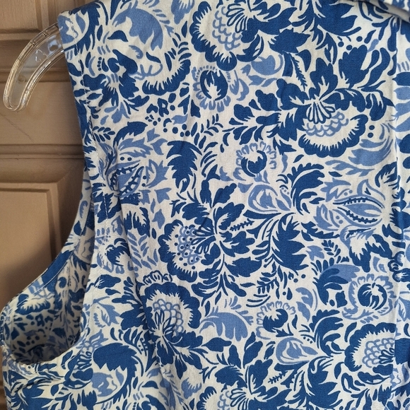 InDueTime Maternity Blouse Surplice Bodice SzM Lt White/Lt Blue Sleeveless Cute - Picture 3 of 7